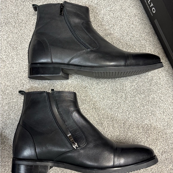 Black Leather Ankle Boots with Side Zipper and Cap Toe - Picture 2 of 3